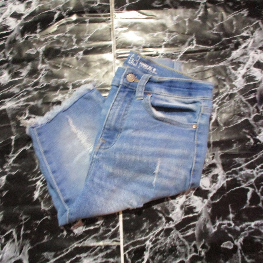 Mid Length Shorts - Picture 5 of 5